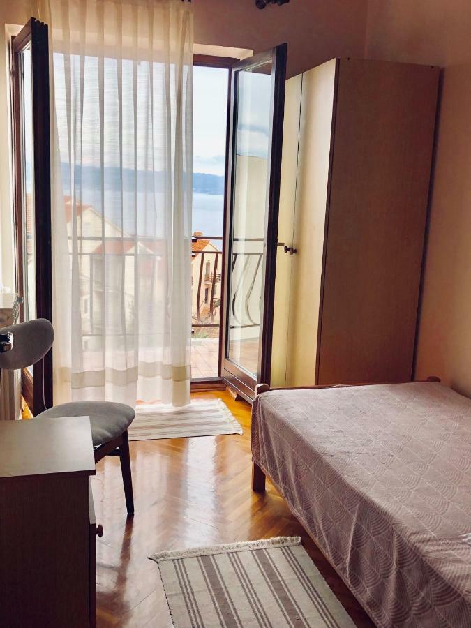 Apartments Petricic With Swimming Pool Ичичи Экстерьер фото